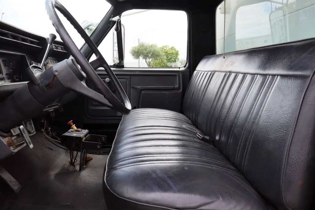 Used 1987  Ford F8000 image 24