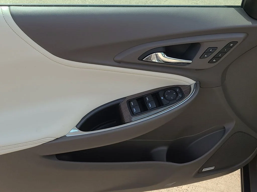 Used 2024 Gray Chevrolet LT image 19
