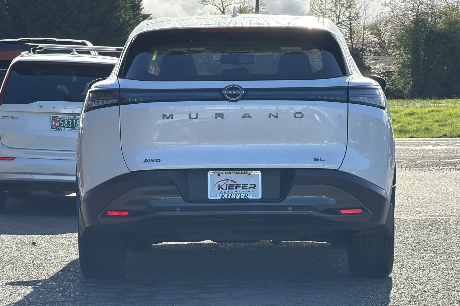 Used 2025 Everest White Pearl Tricoat Nissan SL image 5