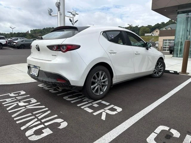 Used 2025 White Mazda 2.5 S image 16