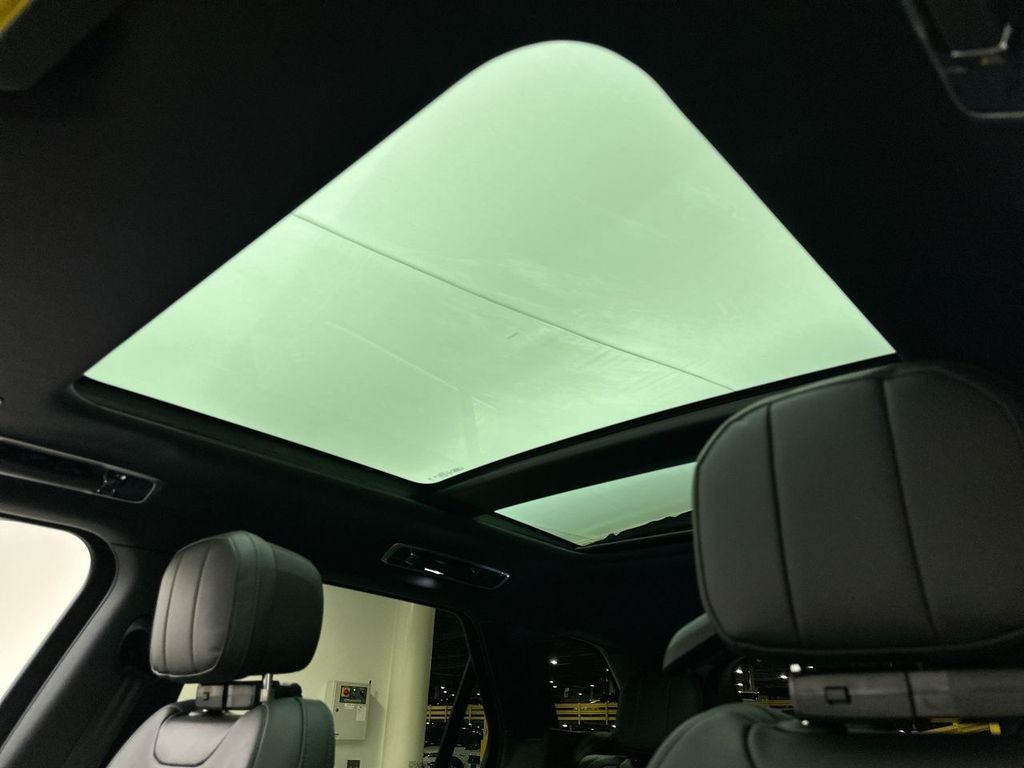 New 2026 Fuji White Land Rover SE image 11