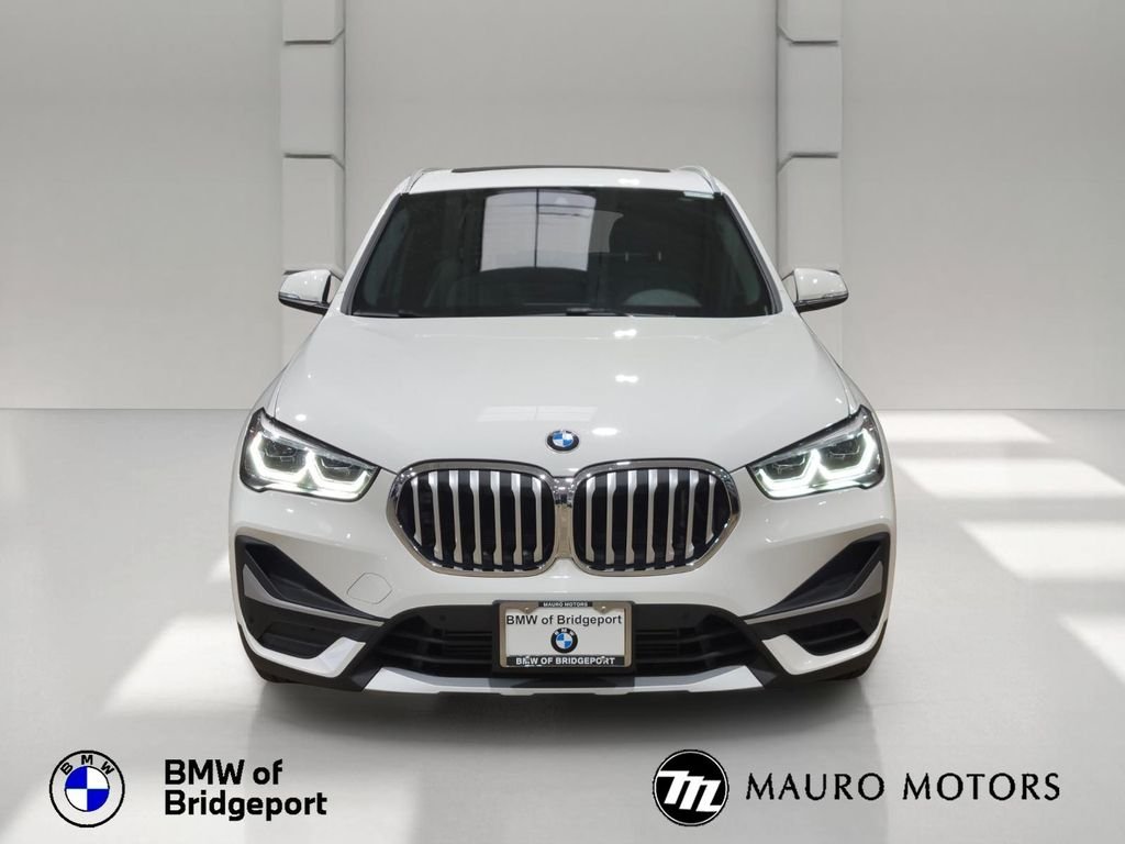 Used 2022 White BMW xDrive28i image 9