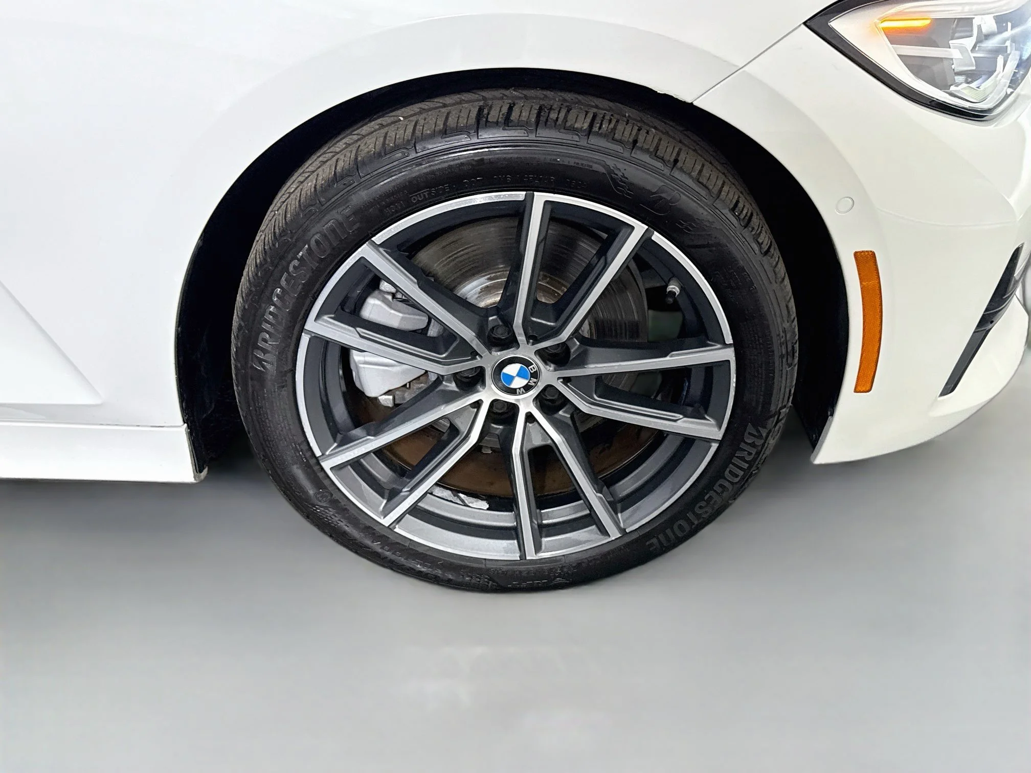 Used 2019 Alpine White BMW 330i image 28