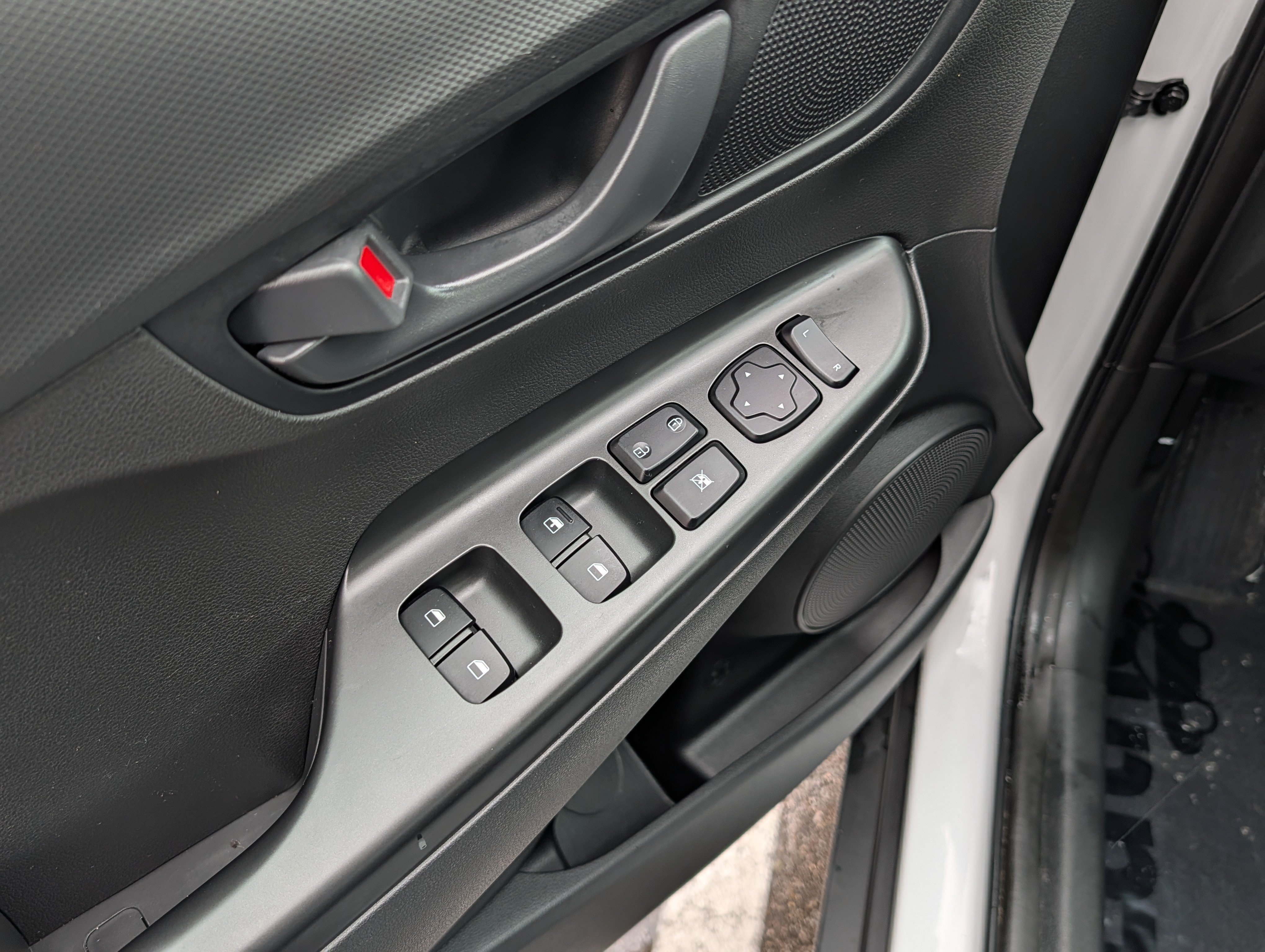 2022 Hyundai Kona SEL - Photo 19