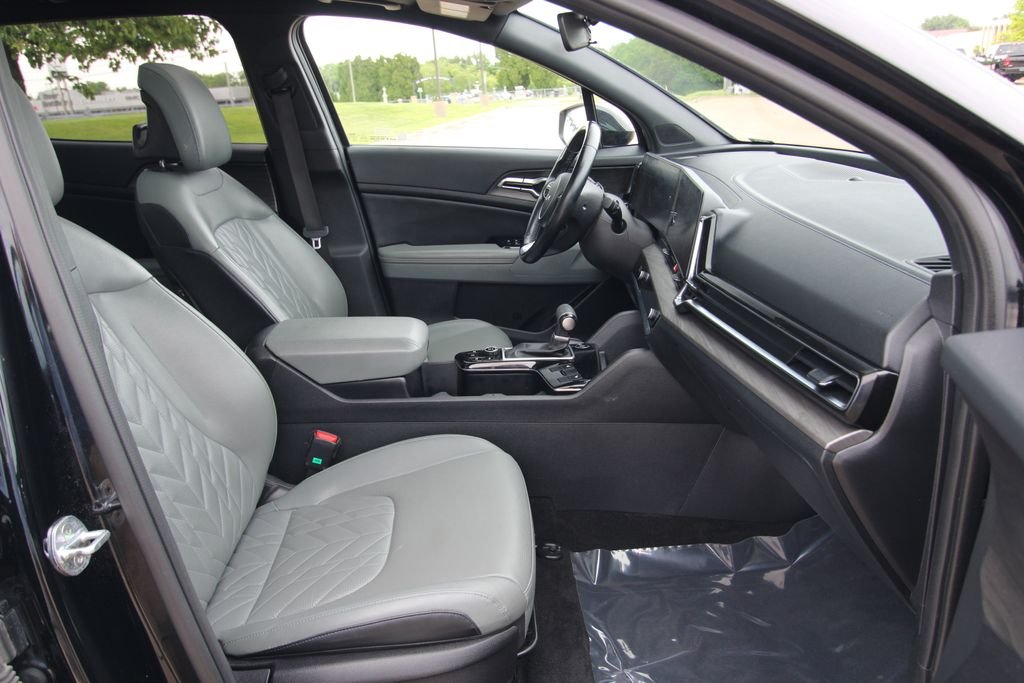 Used 2023 Black Kia X-Line image 8