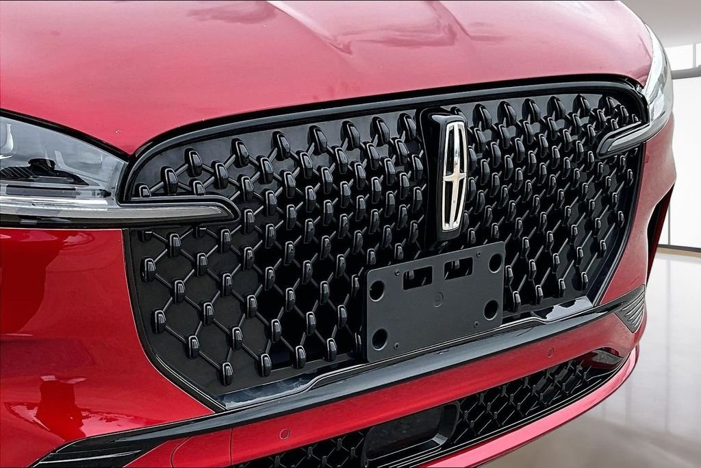 Used 2025 Red Lincoln Reserve image 30