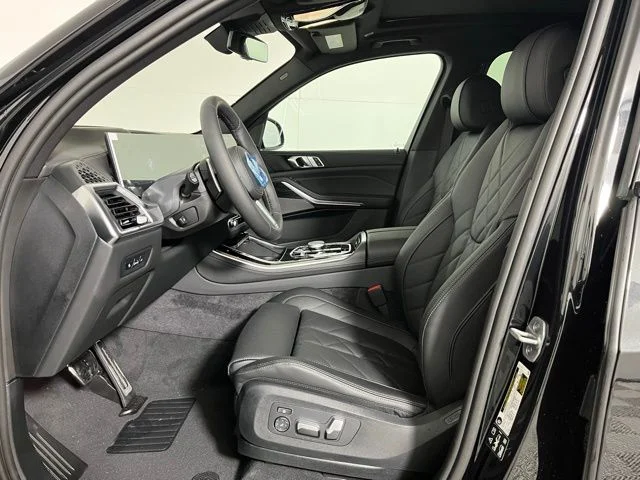 Used 2026 Black Sapphire Metallic BMW xDrive40i image 10