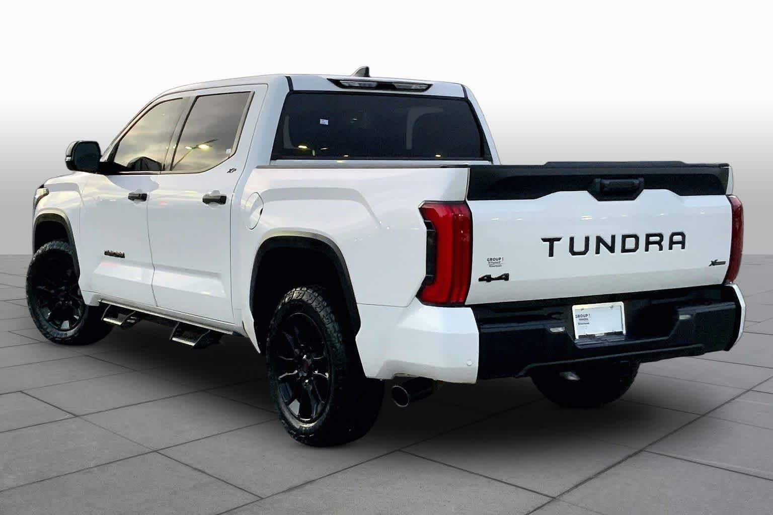 Used 2023 Ice Cap Toyota SR5 image 11