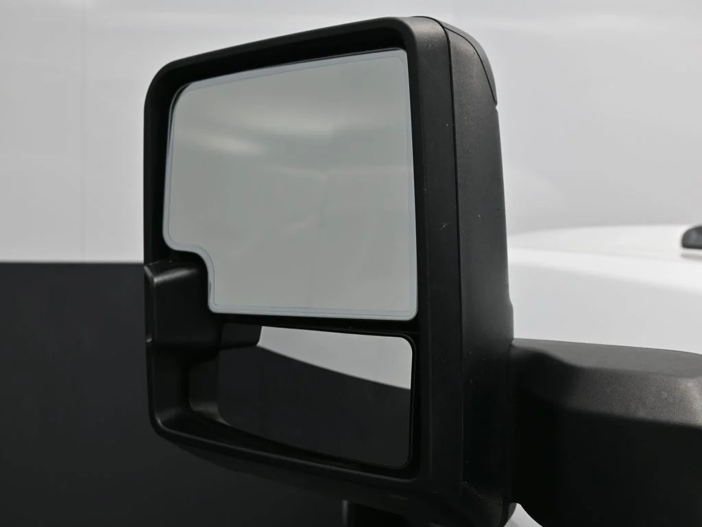 Used 2022 White Chevrolet Custom image 8