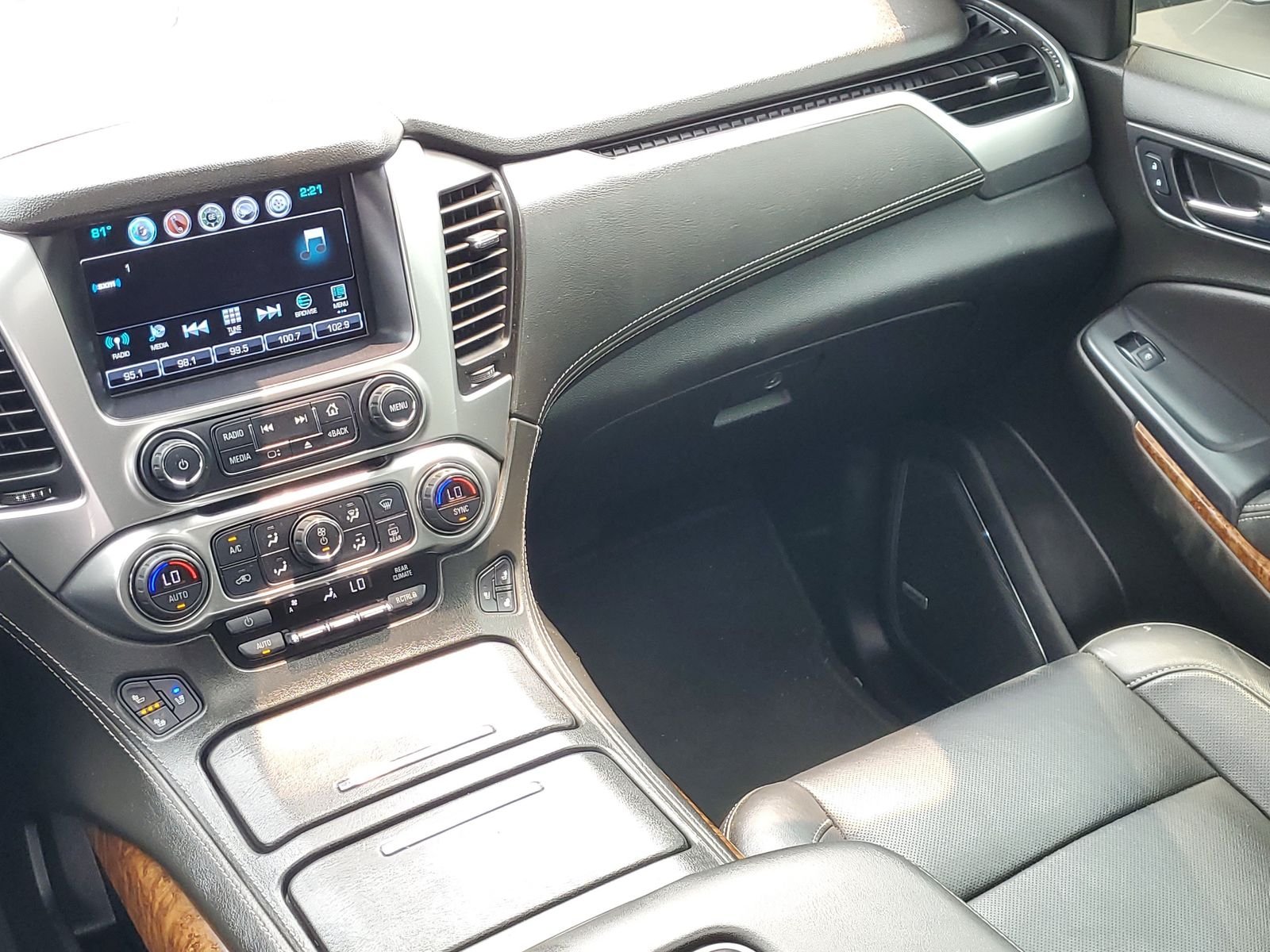 Used 2020 Silver Chevrolet Premier image 34