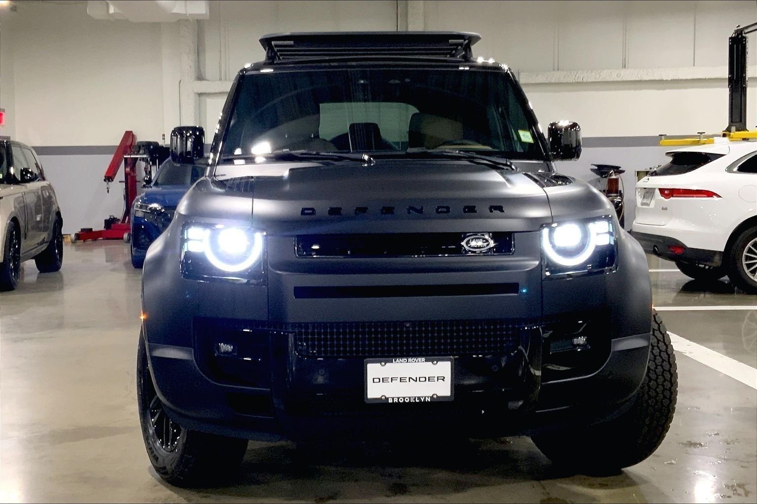 New 2026 Santorini Black LAND ROVER S image 3