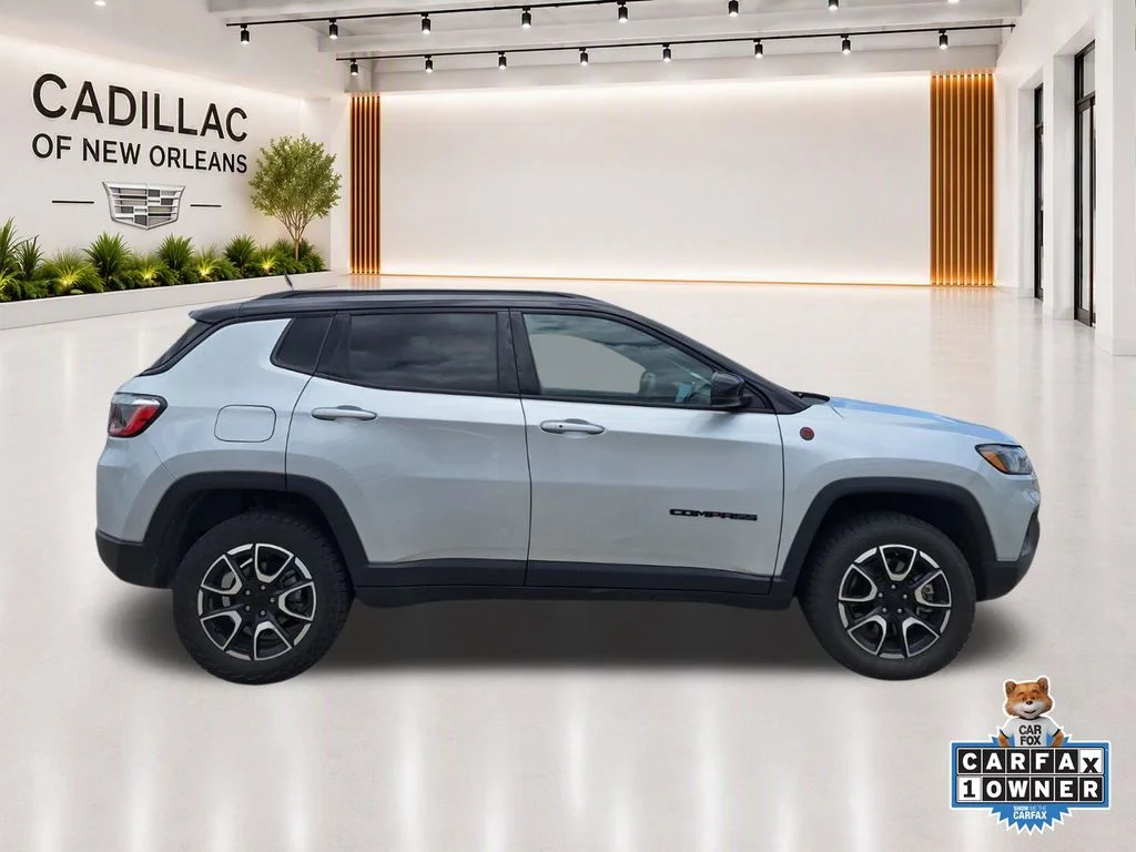 Used 2024 Silver Jeep Trailhawk image 2