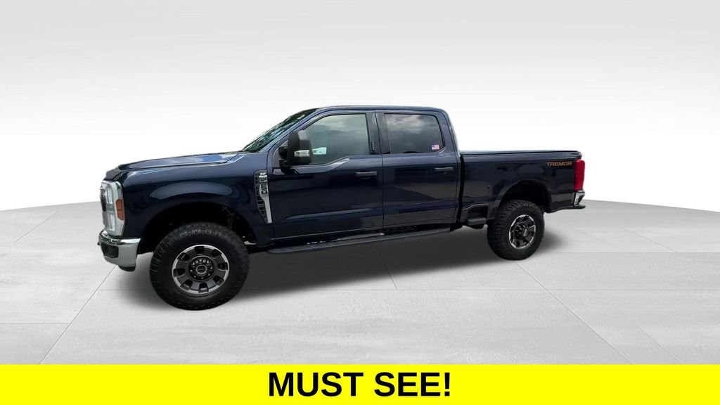 Used 2024 Blue Metallic Ford XLT image 3
