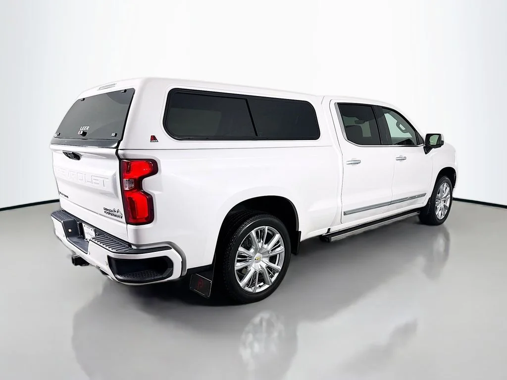 Used 2023 Beige Chevrolet High Country image 9