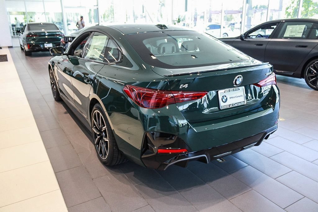 New 2026 Cape York Green Metallic BMW eDrive40 image 4