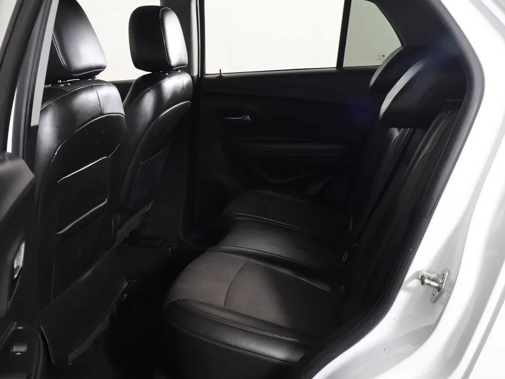 Used 2020 White Chevrolet LT image 25