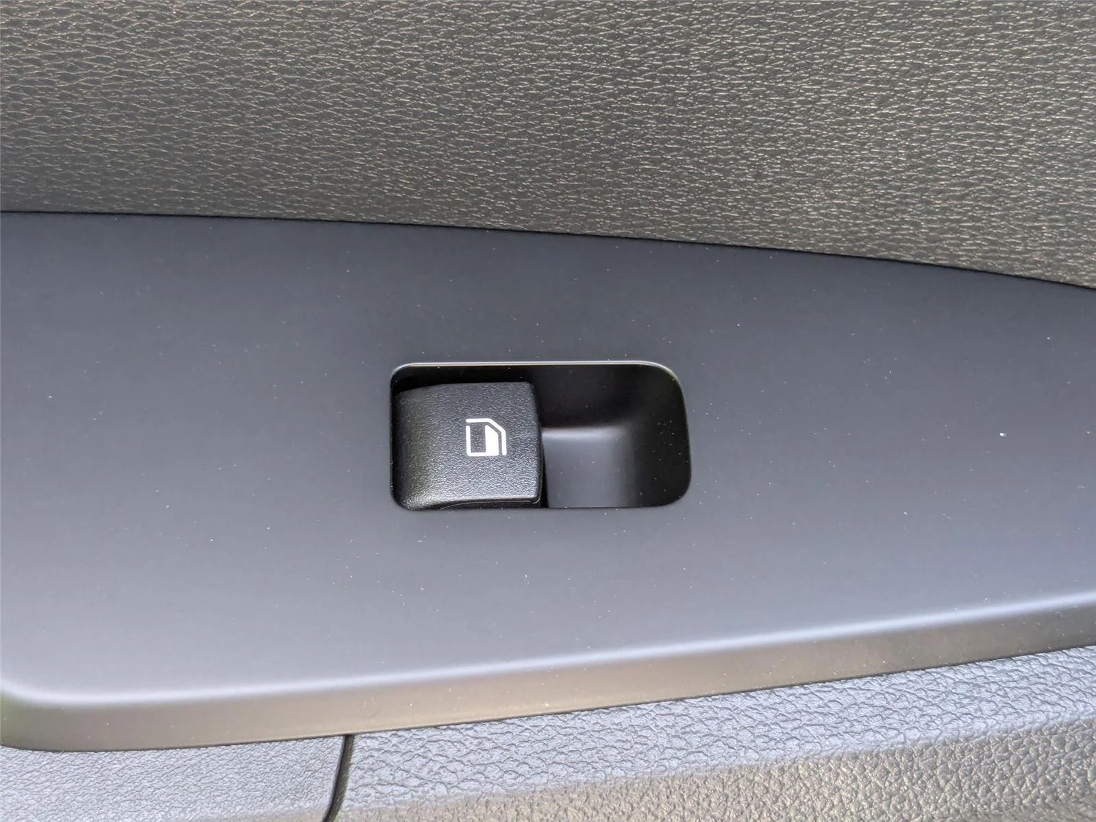 2025 Kia Sportage LX Hybrid - Photo 27