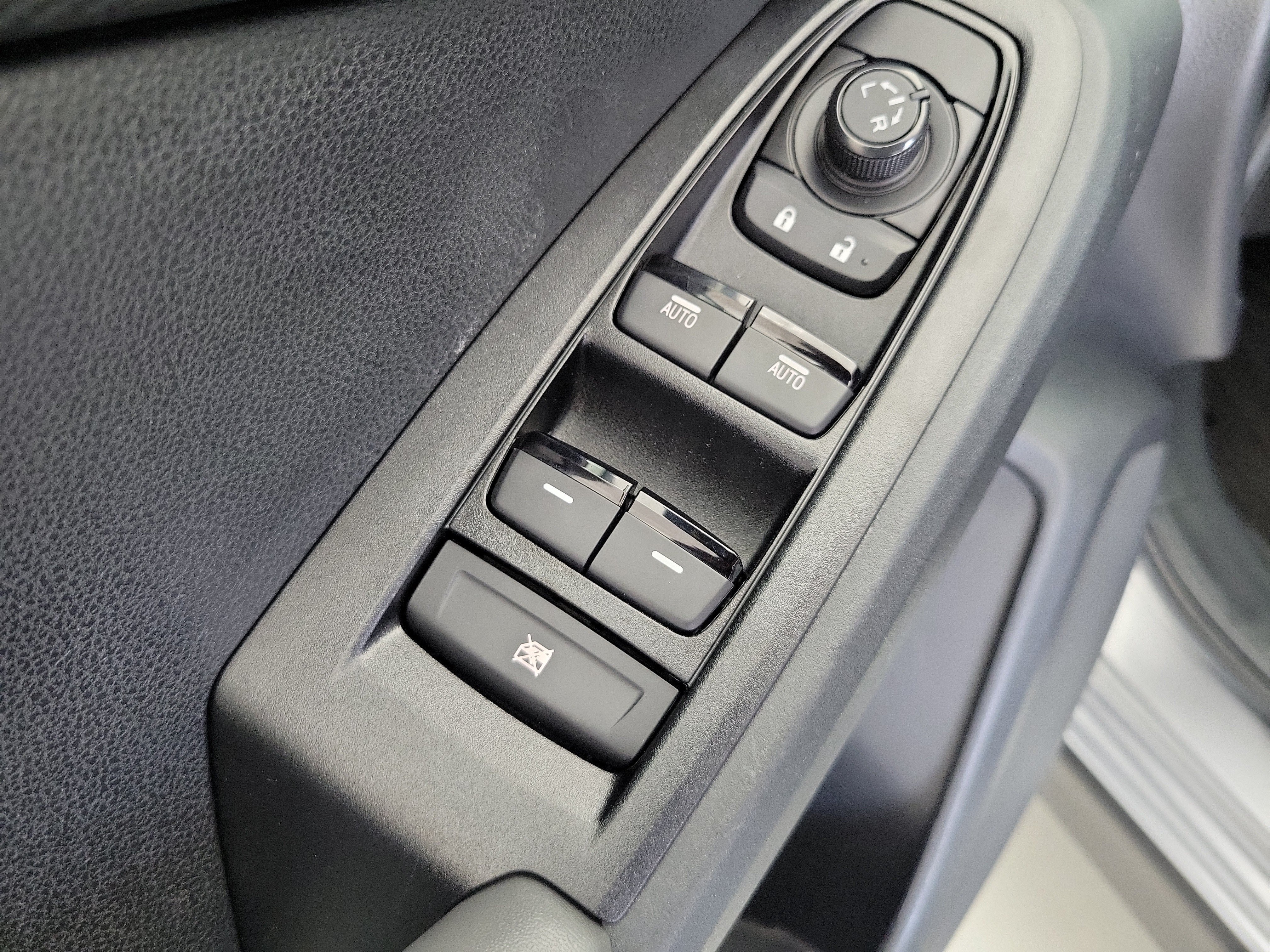 Used 2025 Ice Silver Metallic Subaru Sport image 21