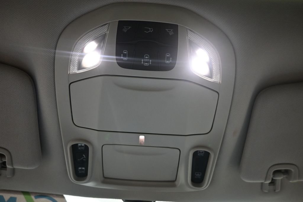 Used 2024 Silver Chrysler Limited image 23