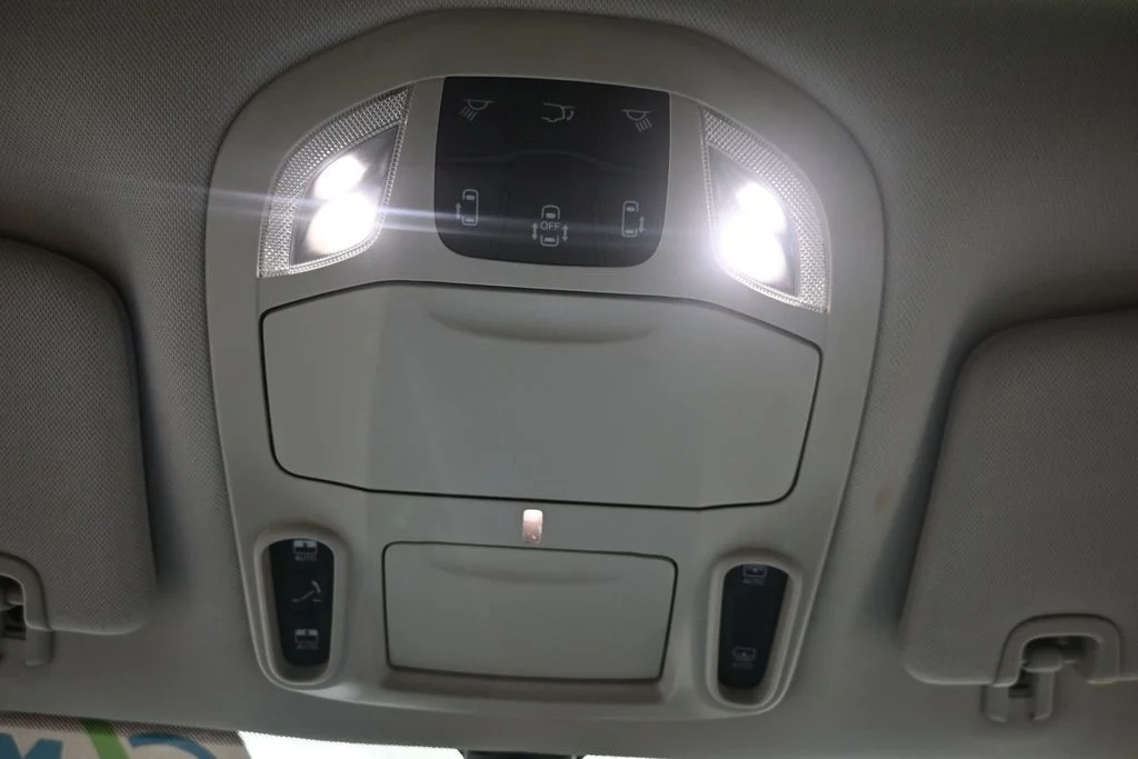 Used 2024 Silver Chrysler Limited image 23