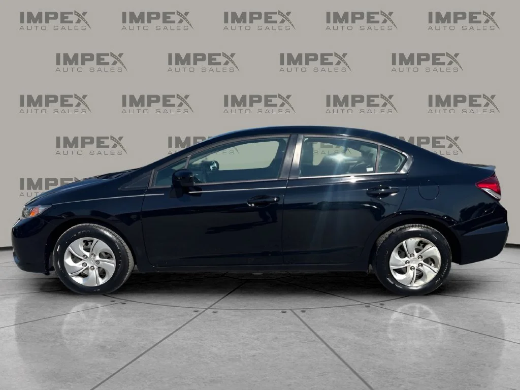 Used 2015  Honda LX image 2