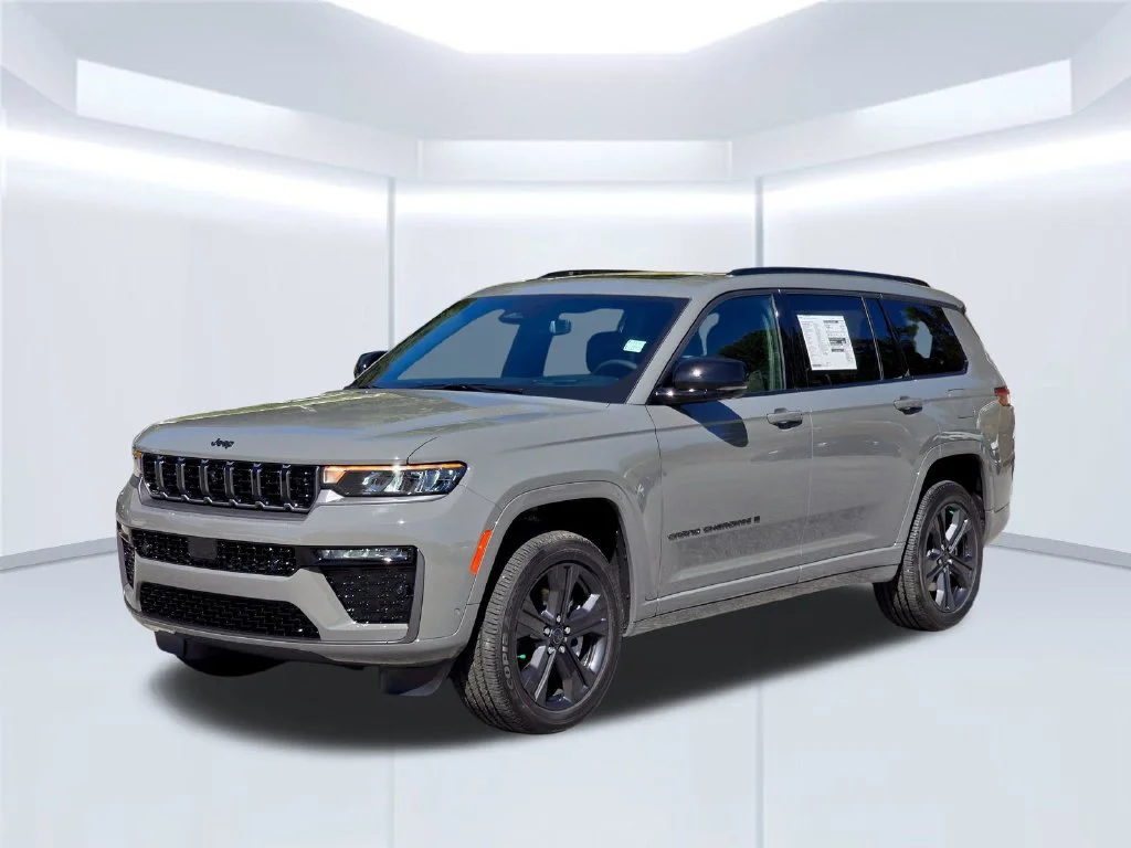 New 2027 Gray Jeep Limited Reserve image 2