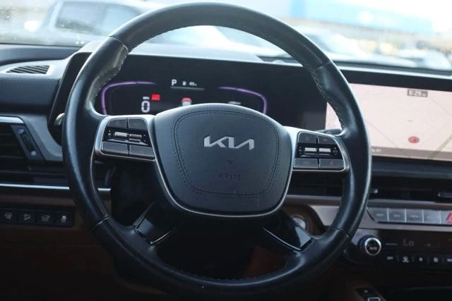 Used 2025 Black Kia EX X-Line image 12