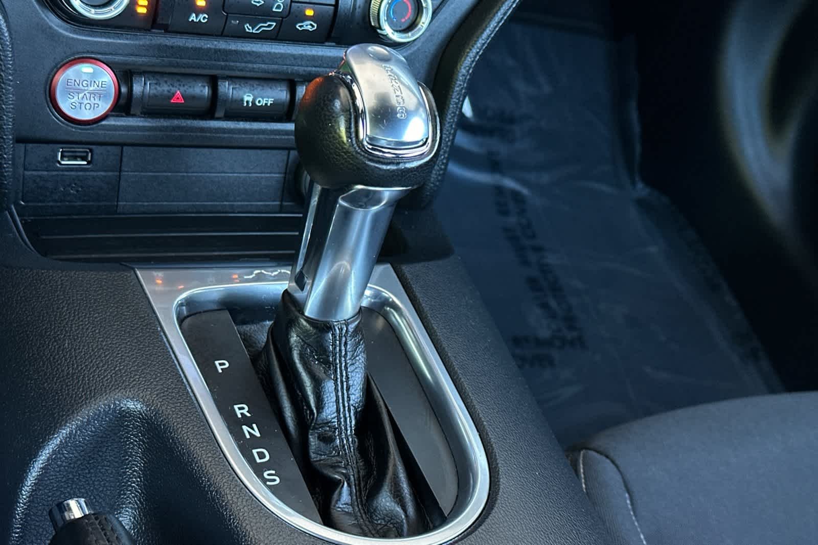 Used 2022 Oxford White Ford GT image 19