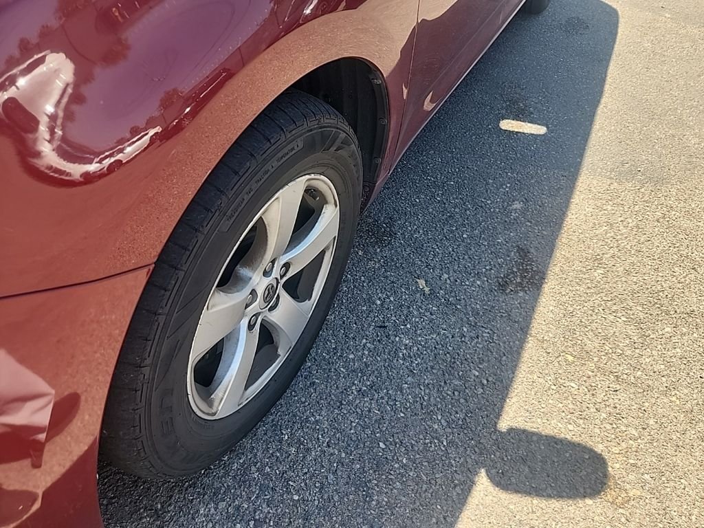 Used 2014 Red Toyota LE image 7