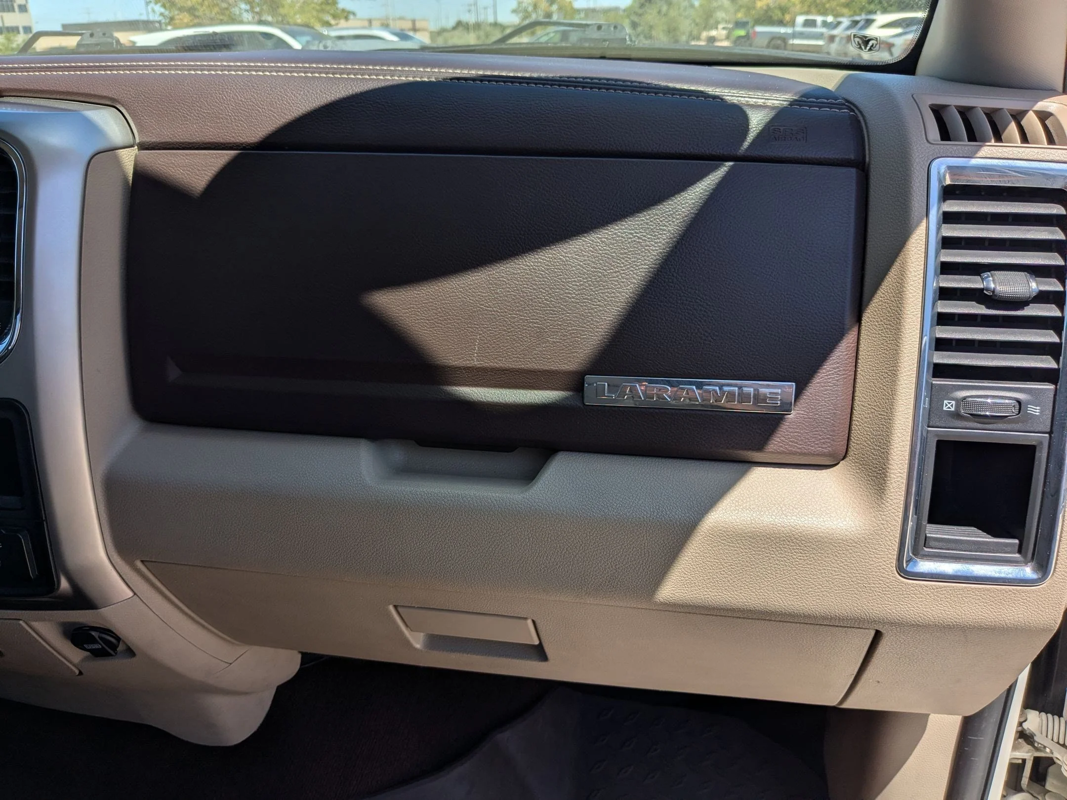 Used 2017 Pearl White Ram Laramie image 28