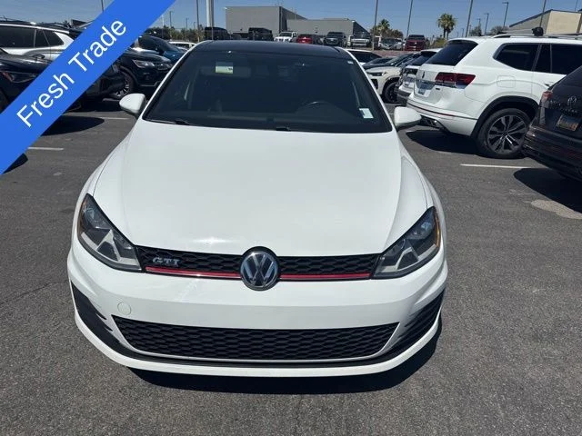 Used 2015 White Volkswagen  image 2