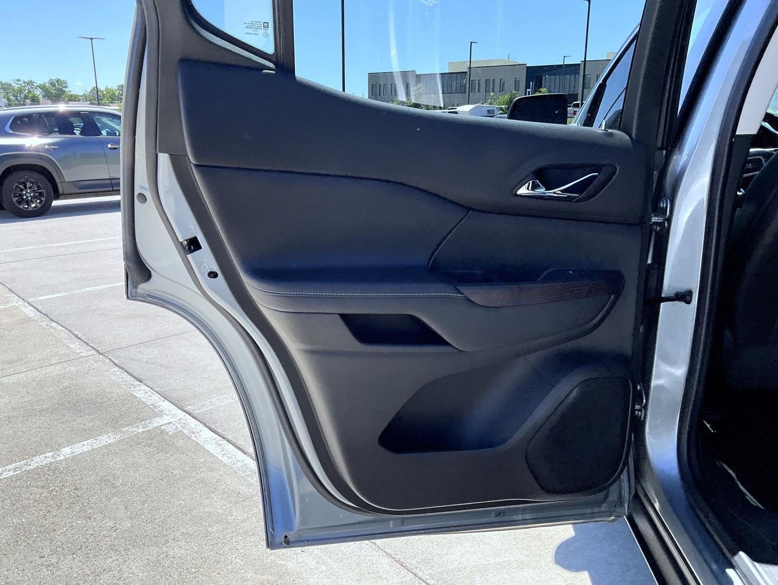 Used 2023 Silver GMC Denali image 18