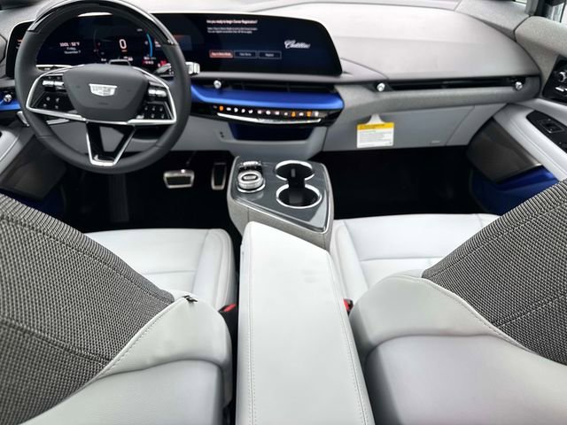 2026 Cadillac OPTIQ Luxury - Photo 14
