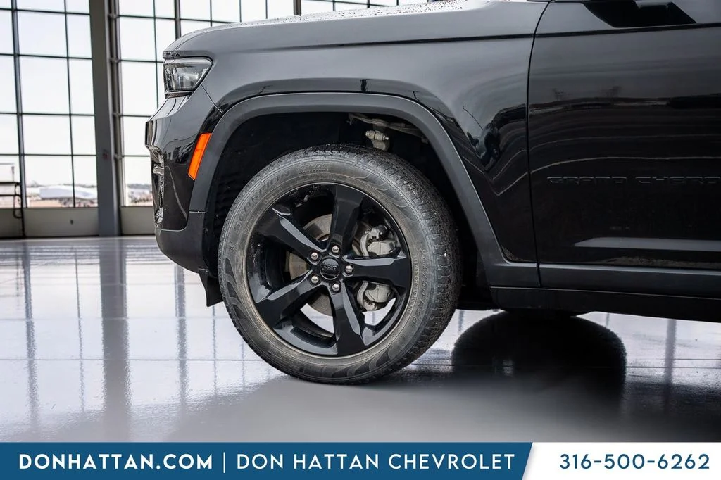 Used 2023 Black Jeep Limited image 42