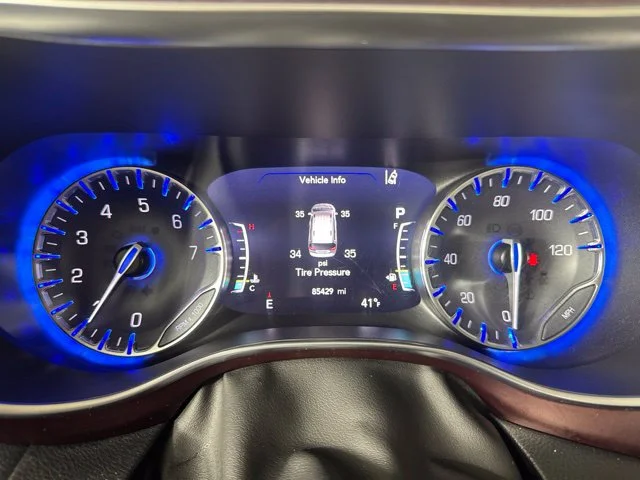 Used 2017 White Chrysler Limited image 19