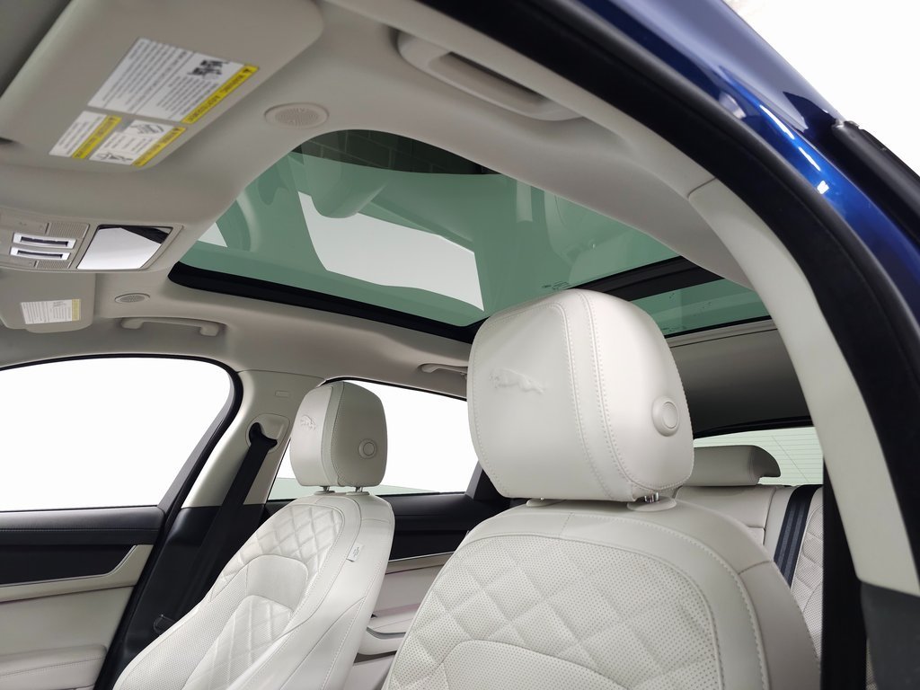 2022 JAGUAR F-PACE - Image 16