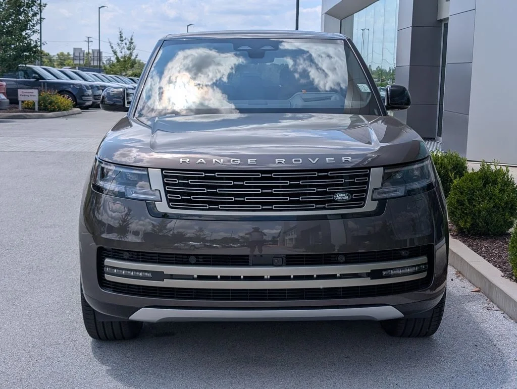 New 2026 Charente Grey Land Rover SE image 10