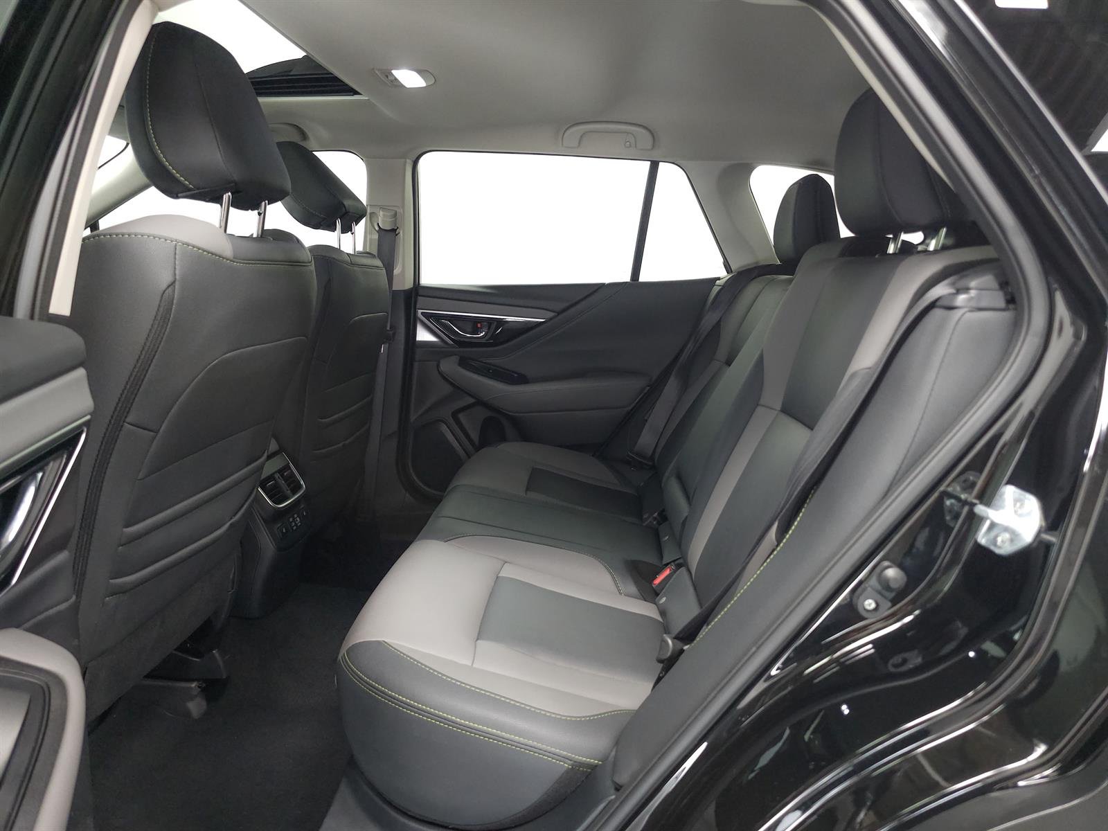 Used 2023 Black Subaru Onyx Edition XT image 5
