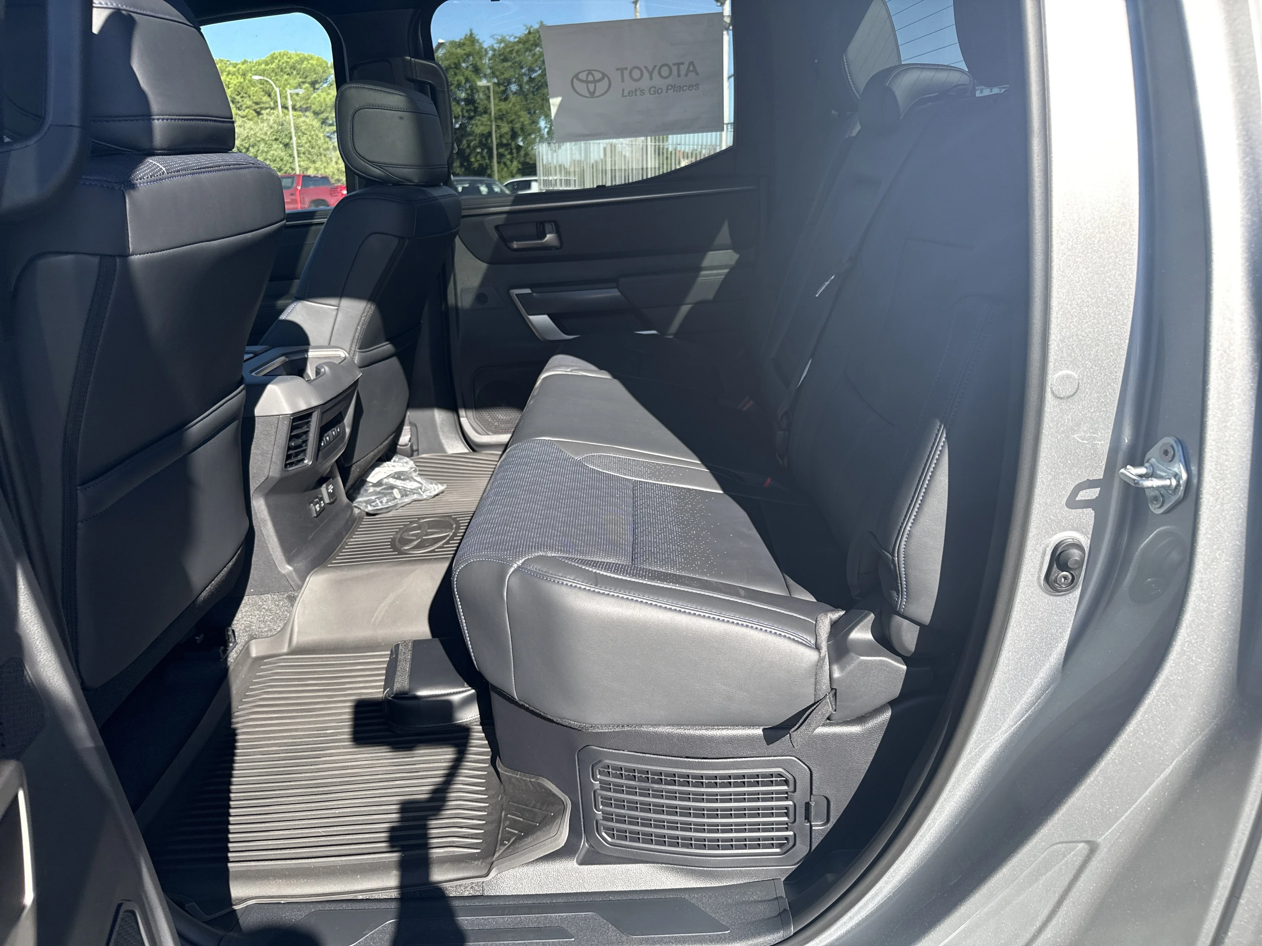 2026 Toyota Tundra Platinum - Photo 11