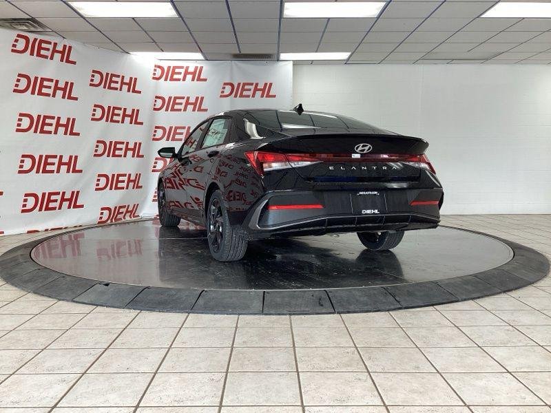 New 2026 Black Hyundai SEL Sport image 5