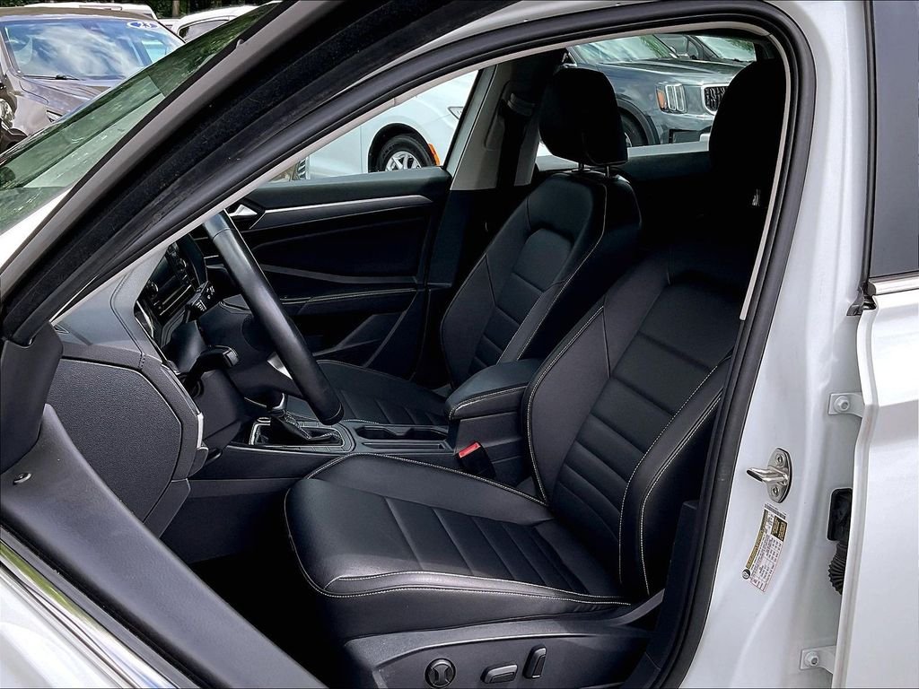 Used 2024 White Volkswagen 1.5T SE image 10