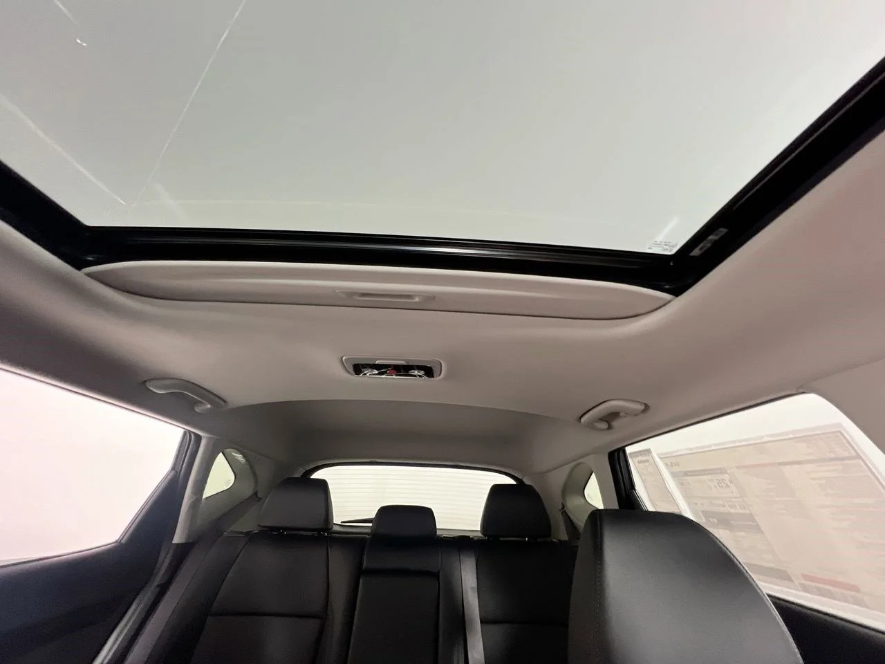 New 2026 Snow White Pearl Kia SX image 19