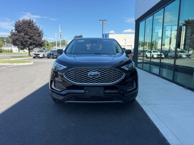 Used 2024 Black Metallic Ford SEL image 6