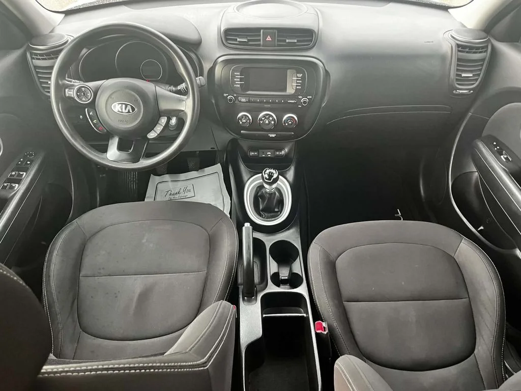 Used 2018 White Kia Base image 14