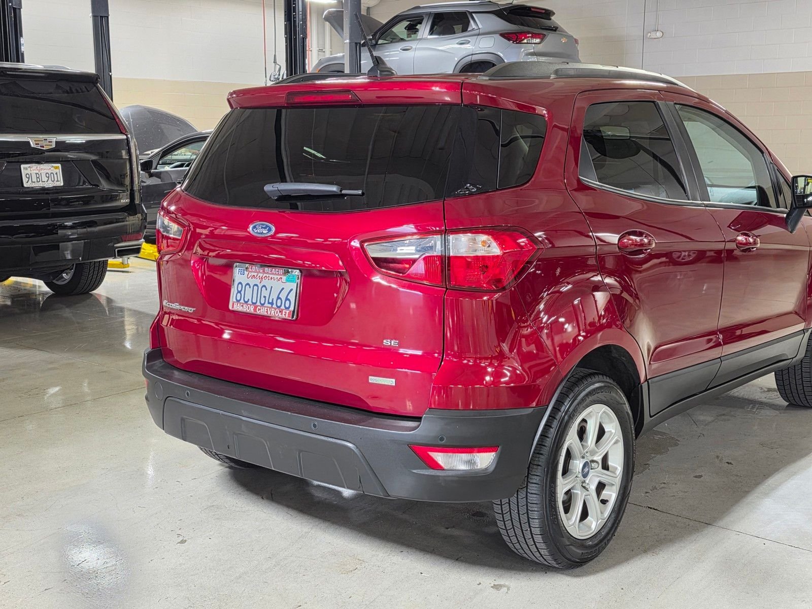 Used 2018 Ruby Red Metallic Ford SE image 11