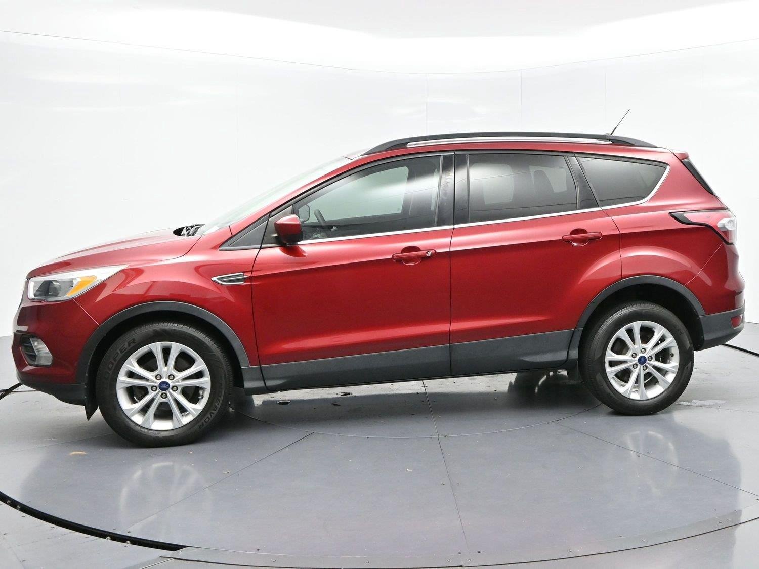 Used 2018 Ruby Red Metallic Tinted Clearcoat Ford SE image 4