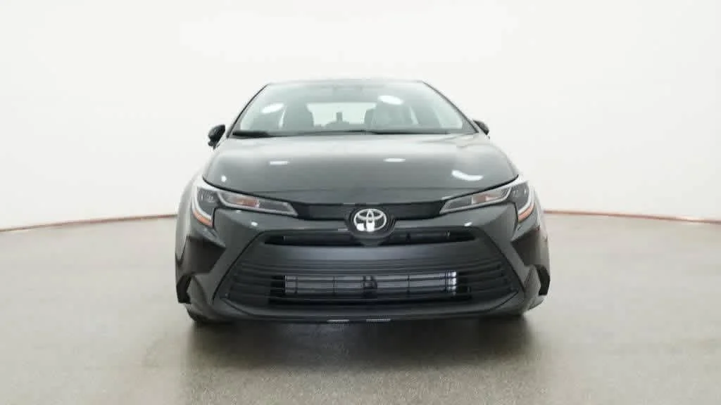 New 2026 Midnight Black Metallic Toyota LE image 31