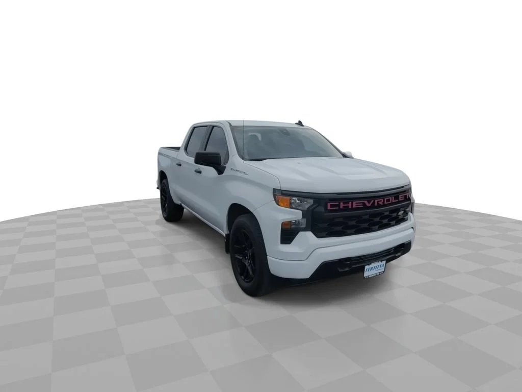 Certified Used 2022 Summit White Chevrolet Custom image 2