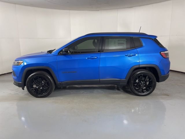New 2026 Hydro Blue Pearlcoat Jeep Latitude image 5