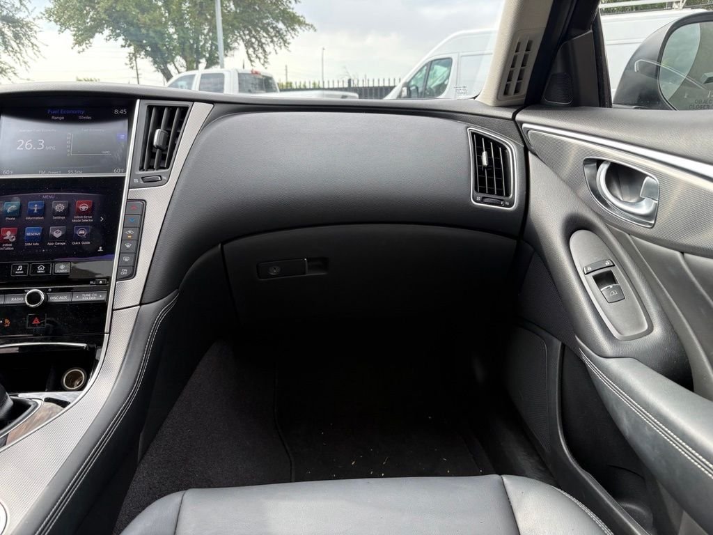 Used 2016 Gray INFINITI 2.0t Premium image 9